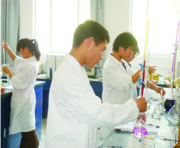 技術(shù)研??.jpg 技術(shù)研??.jpg